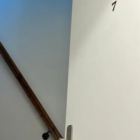 F3 Au Grenier D'une Maison *