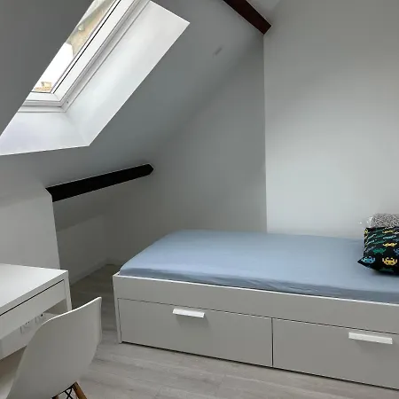 F3 Au Grenier D'une Maison Lejlighed Massy (Essonne)